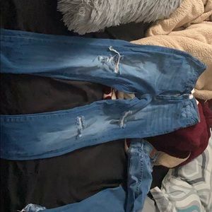 Ripped high waist jeans